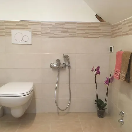 Puccini ベッド・アンド・ブレックファスト レッコ